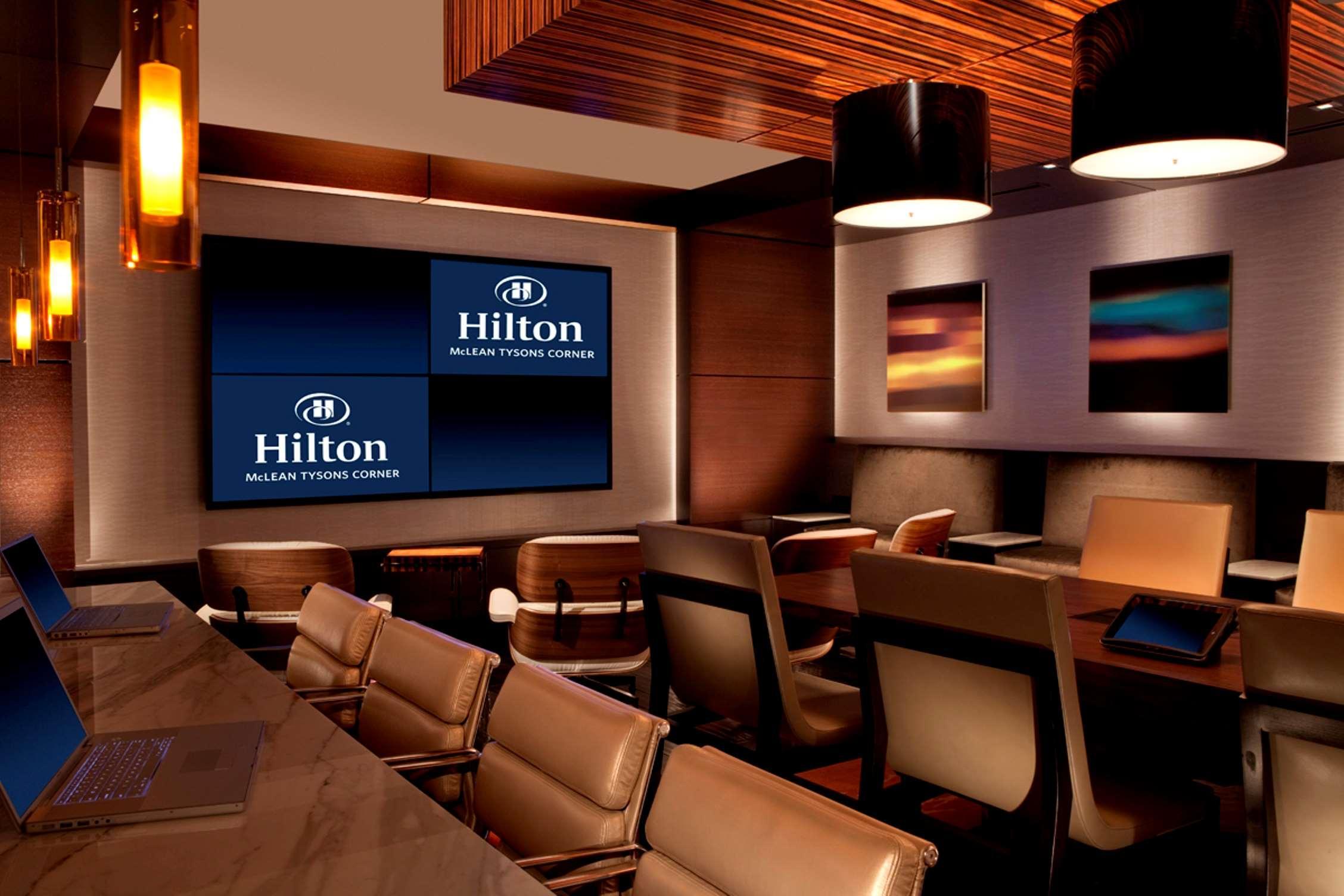Отель Hilton Mclean Тайсонс Экстерьер фото